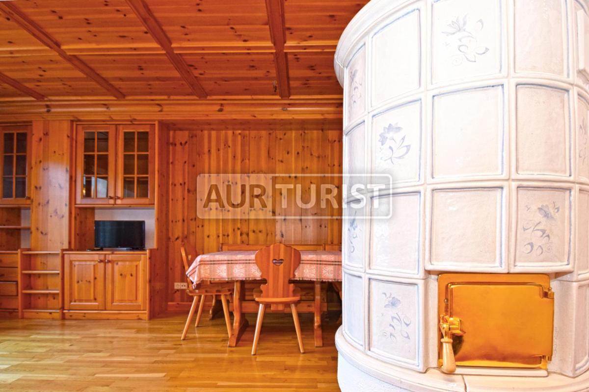 Aurturist Roulette Apartment