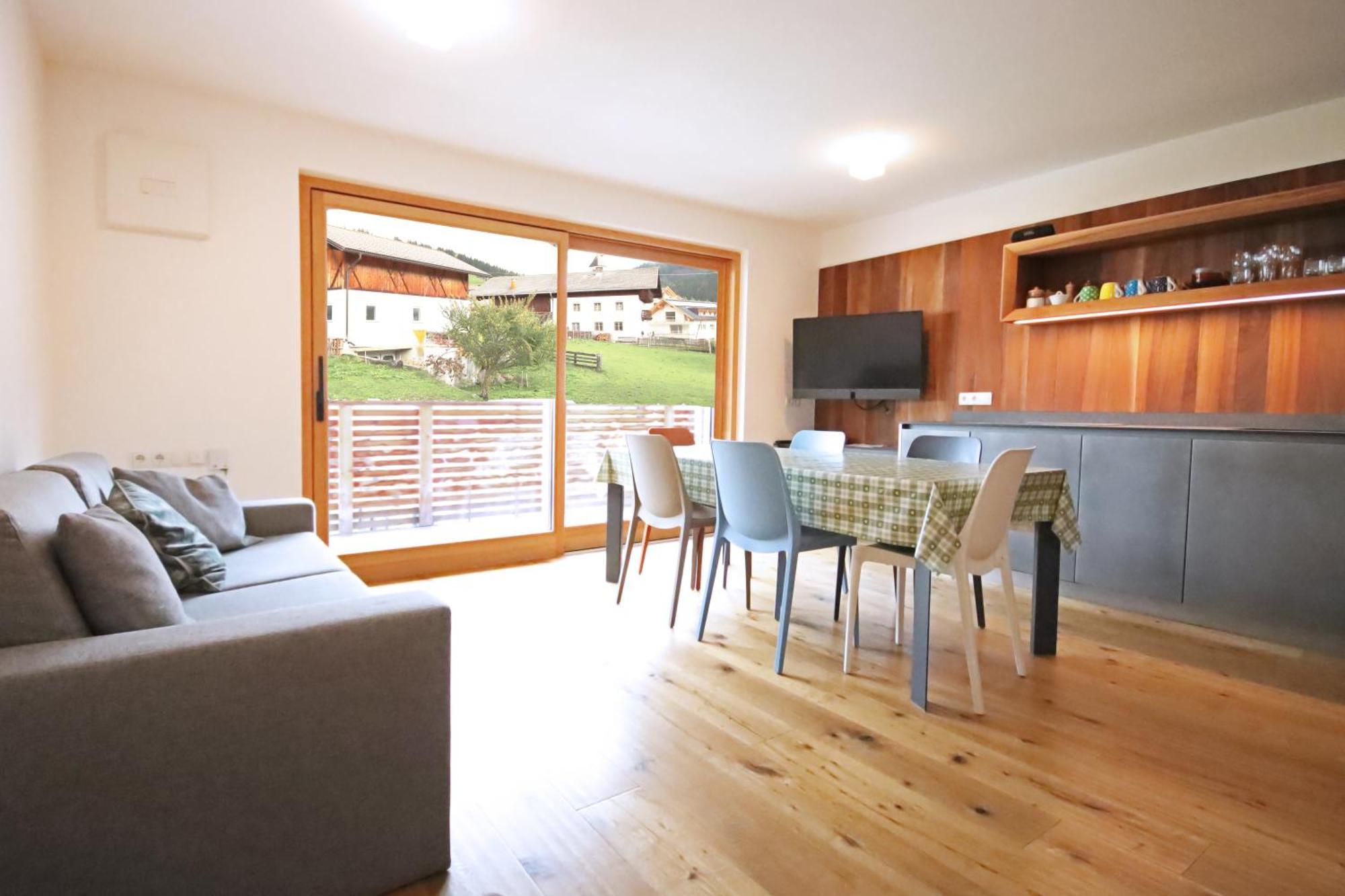 Aurturist Roulette Apartment *