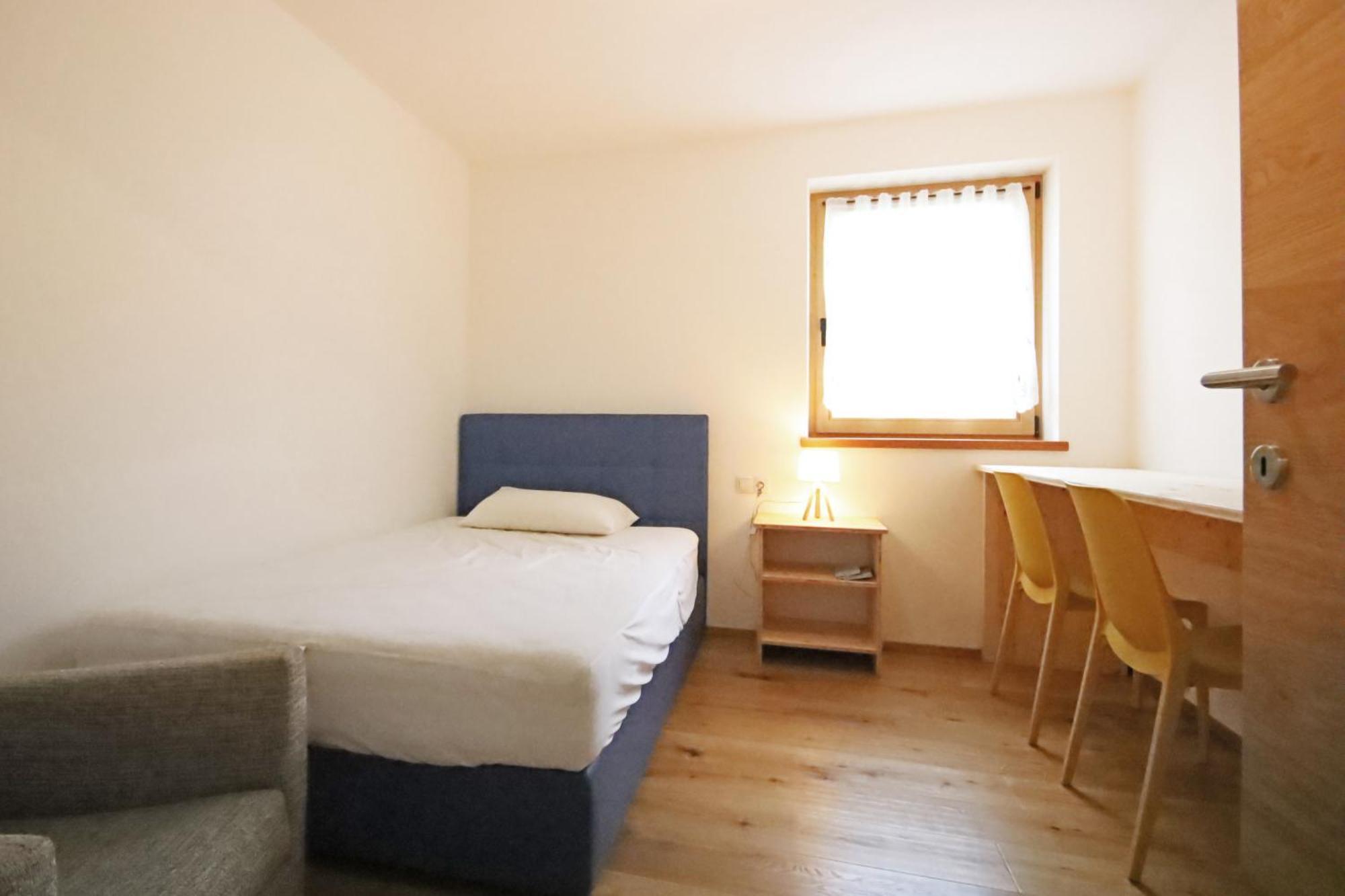 Apartment Aurturist Roulette *