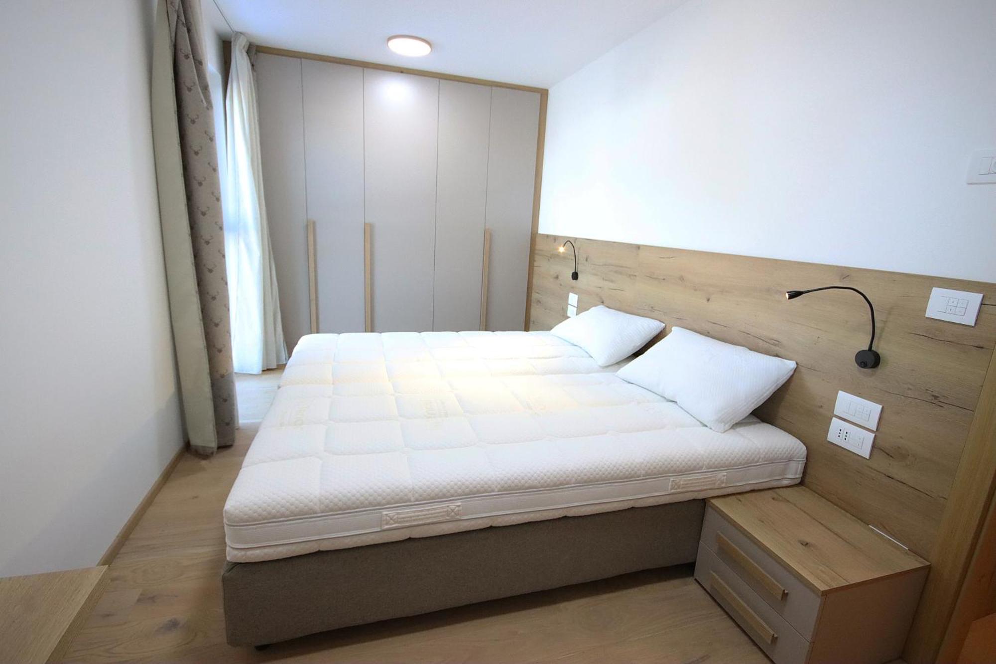 Aurturist Roulette Apartment